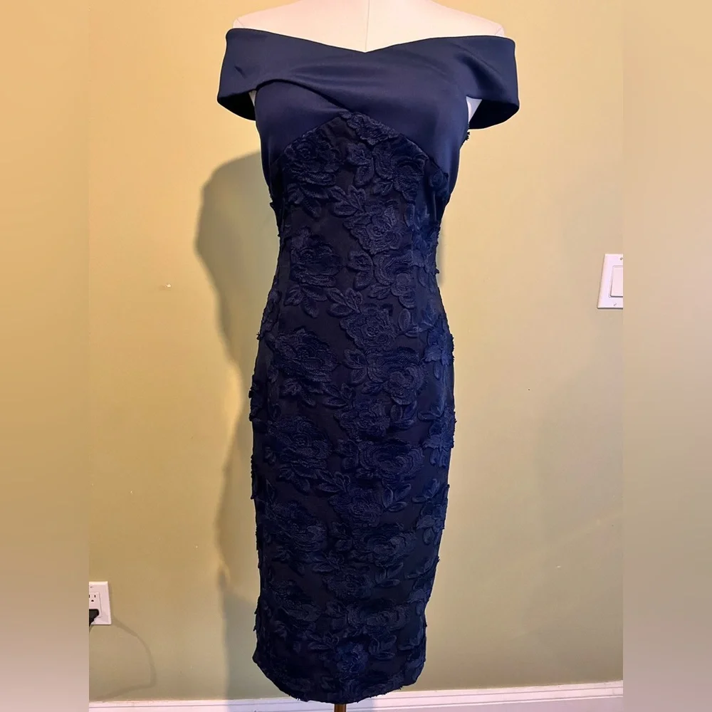 Black Halo Eve Leone Off The Shoulder Dress - Picture 2 of 8